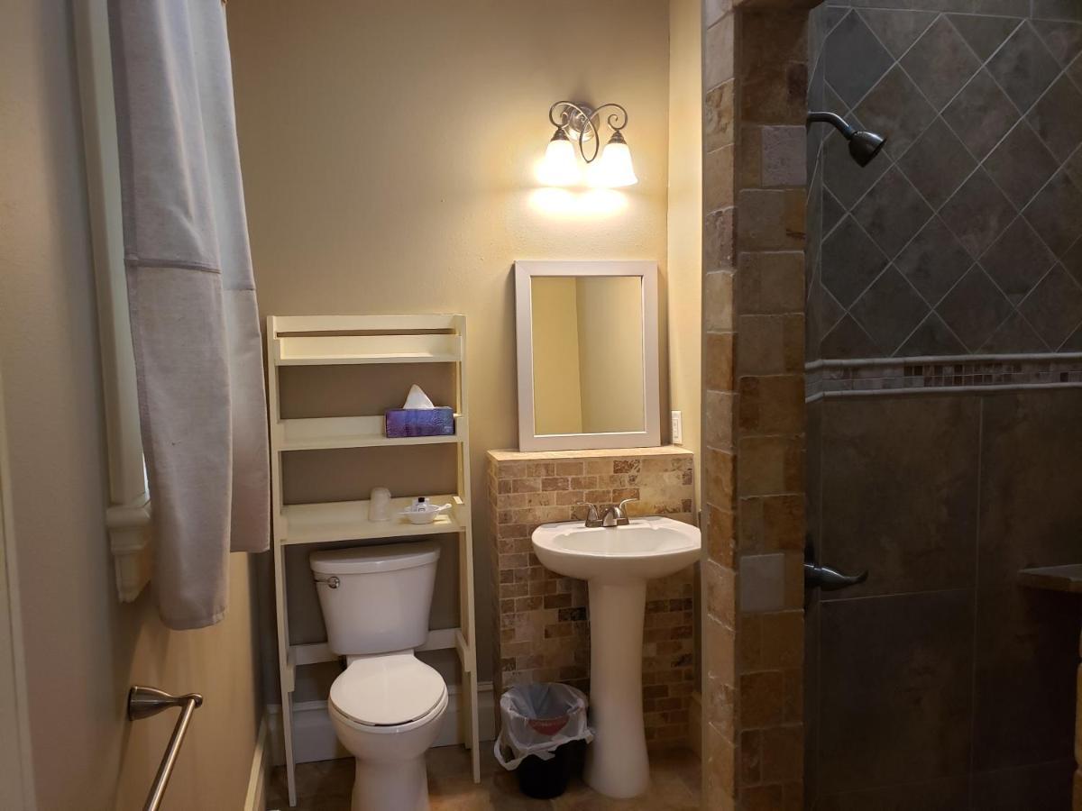 Iron Horse Inn Granbury Dış mekan fotoğraf